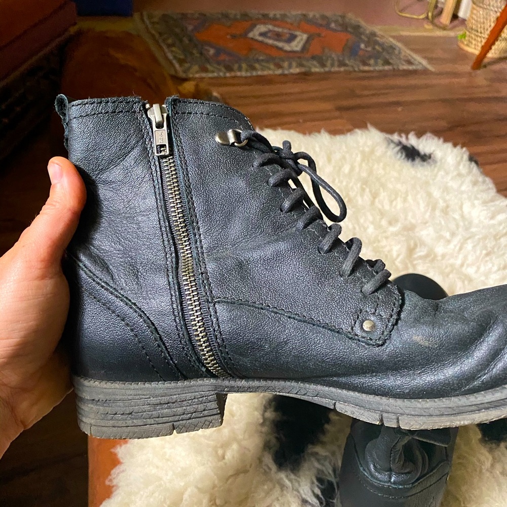 Born Zip ankle boot